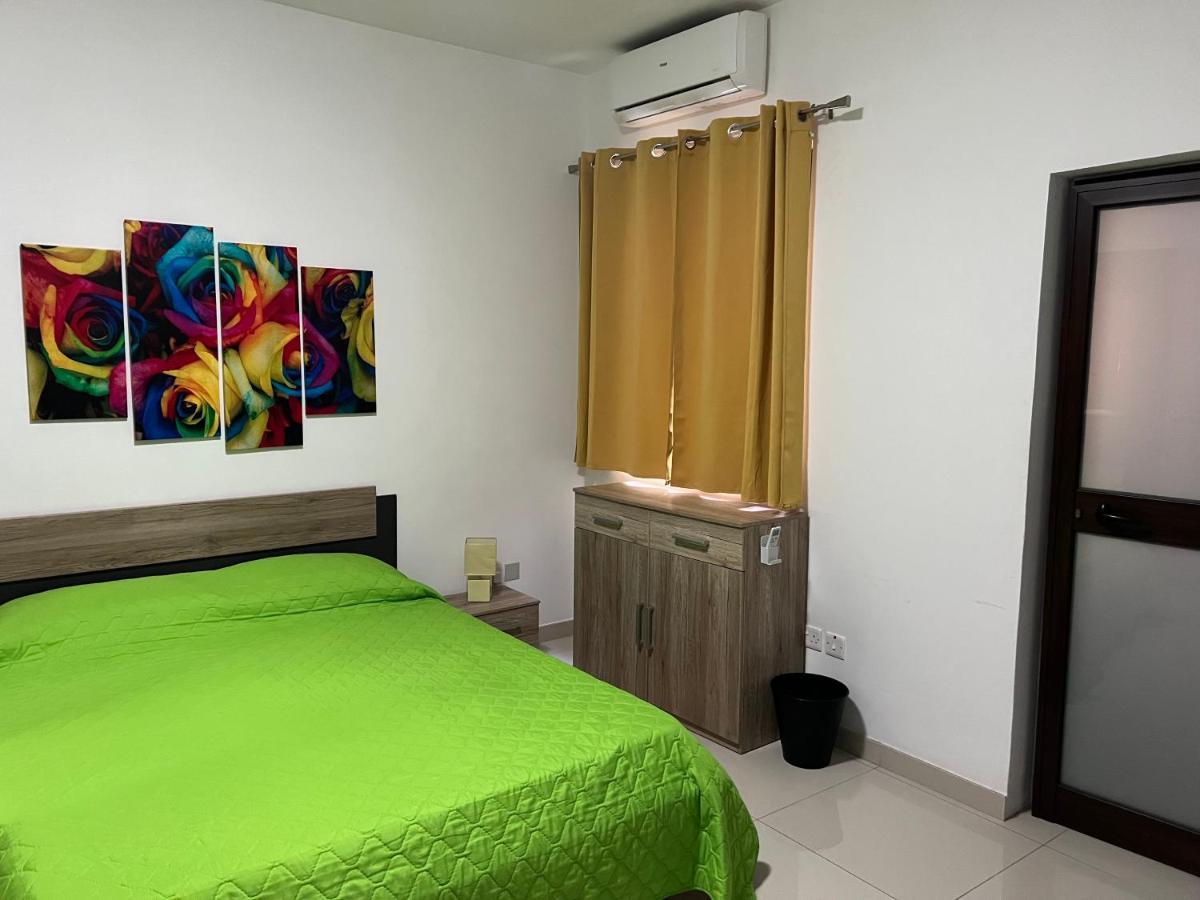 Claire'S Court Appartement Marsaxlokk Buitenkant foto