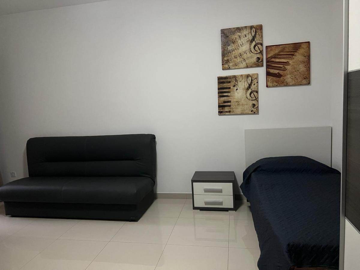 Claire'S Court Appartement Marsaxlokk Buitenkant foto