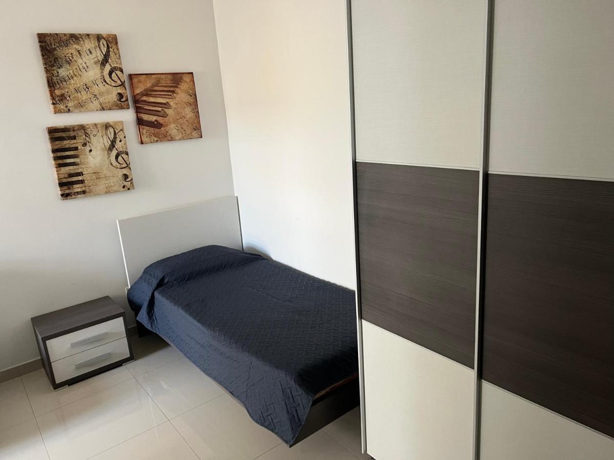 Claire'S Court Appartement Marsaxlokk Buitenkant foto