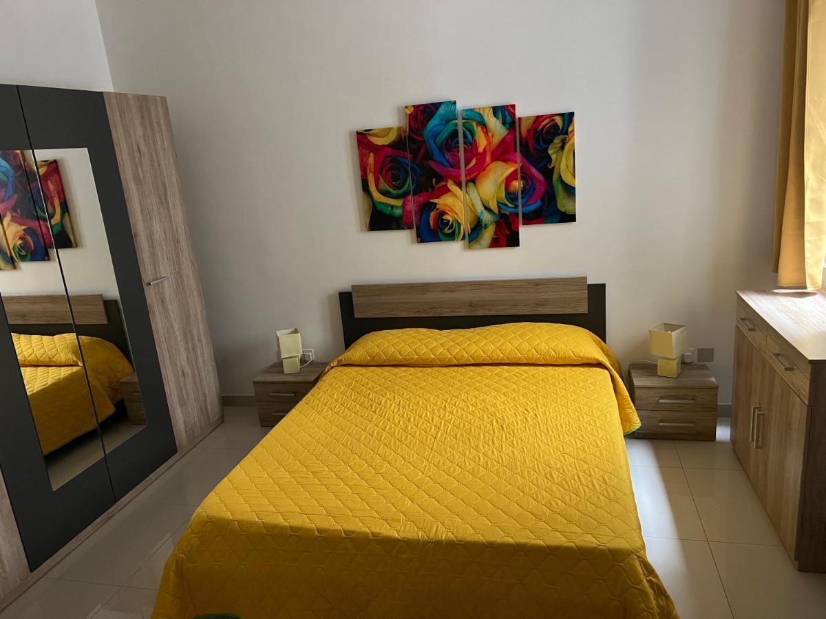 Claire'S Court Appartement Marsaxlokk Buitenkant foto