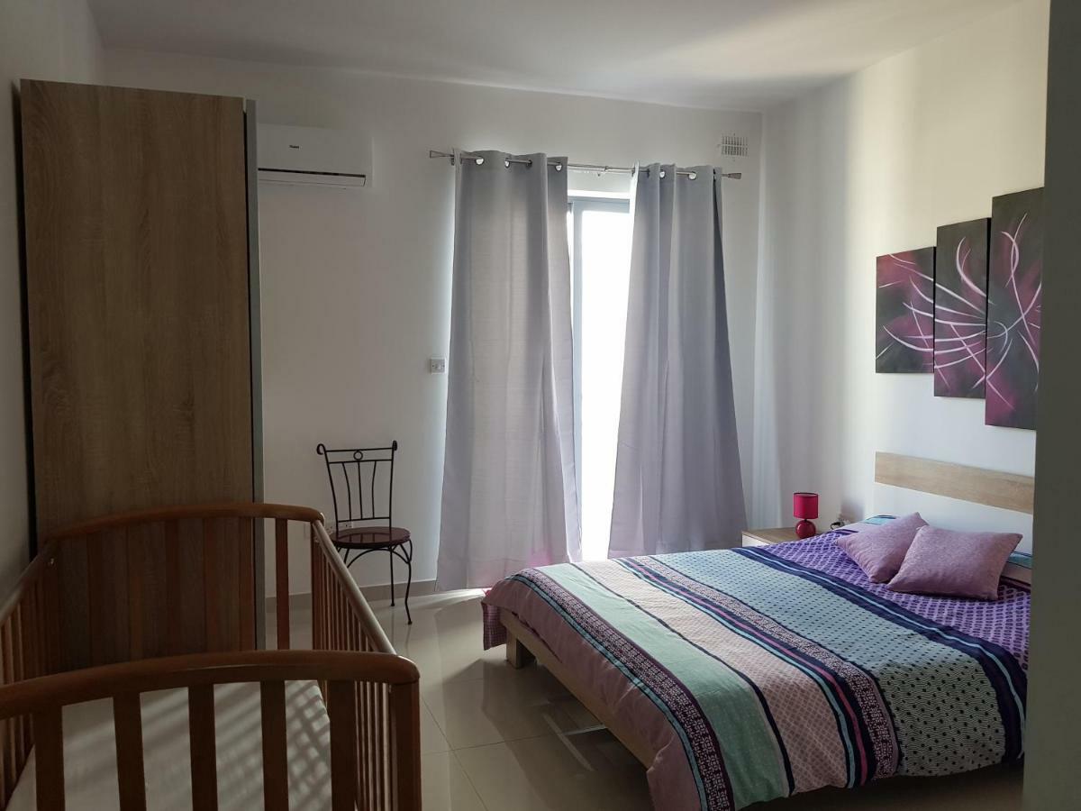 Claire'S Court Appartement Marsaxlokk Buitenkant foto